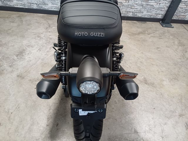 moto-guzzi - v-7-stone