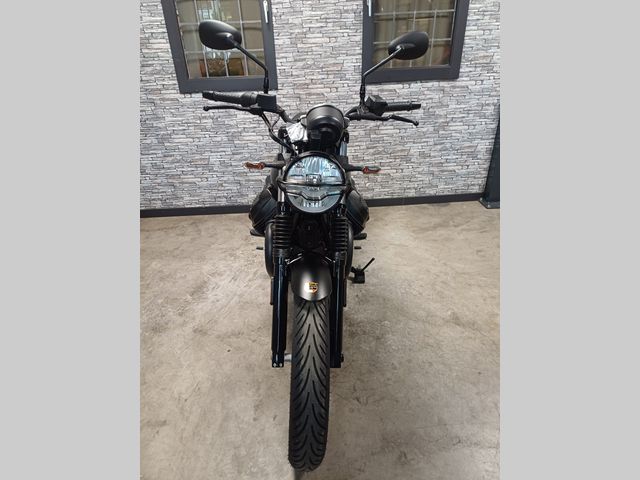 moto-guzzi - v-7-stone