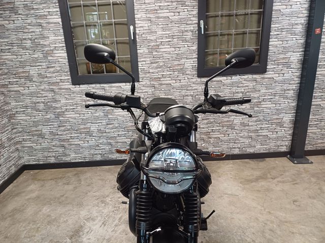 moto-guzzi - v-7-stone
