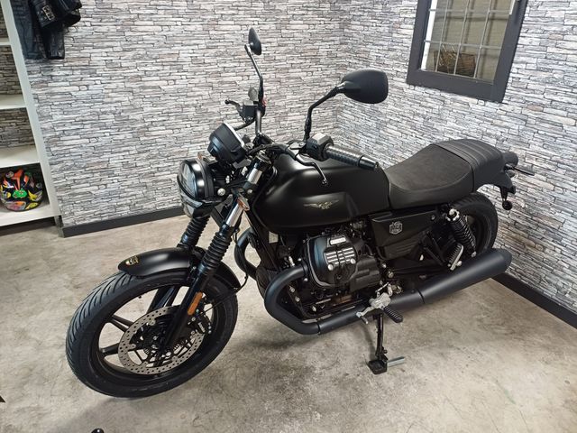 moto-guzzi - v-7-stone