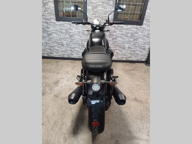 moto-guzzi - v-7-stone