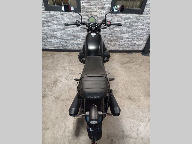 moto-guzzi - v-7-stone