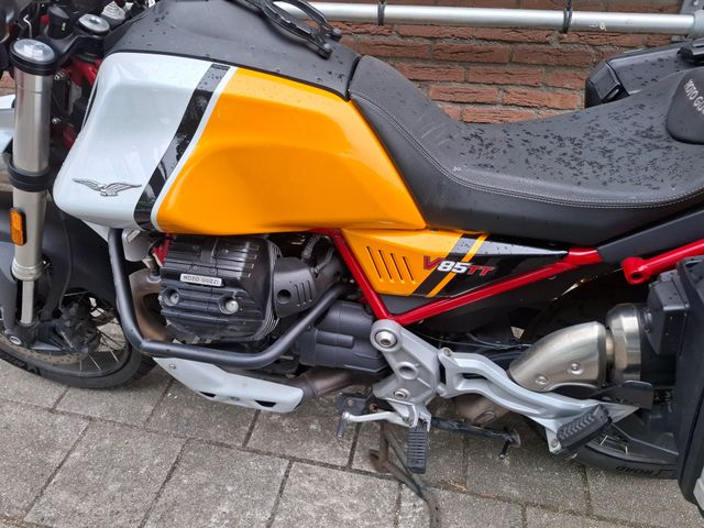 moto-guzzi - v-85-tt
