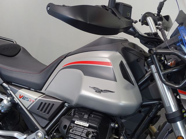 moto-guzzi - v-85-tt-travel