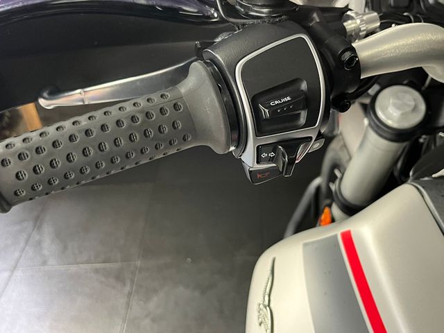 moto-guzzi - v-85-tt-travel