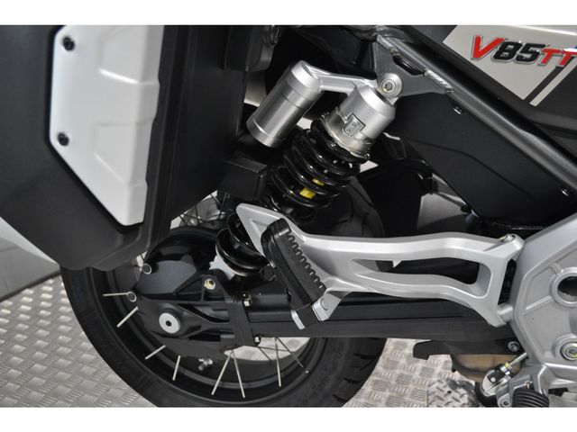 moto-guzzi - v-85-tt-travel-850