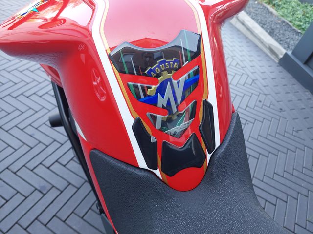 mv-agusta - brutale-1090-r