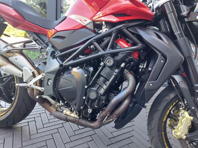 mv-agusta - brutale-1090-r