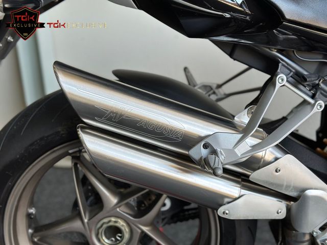 mv-agusta - brutale-990-r