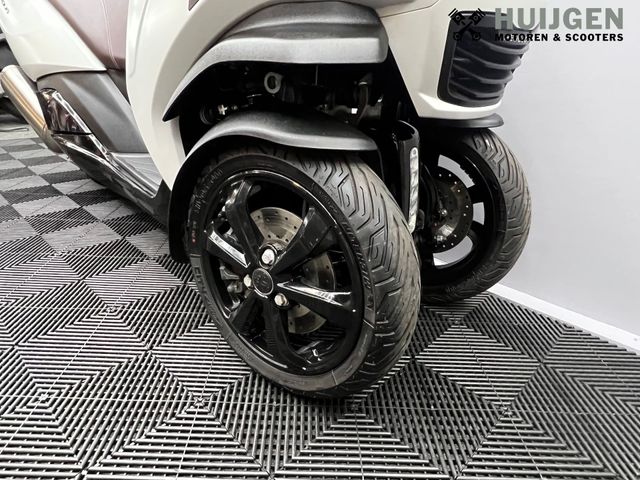 peugeot - metropolis-400