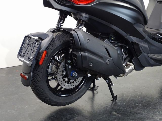 piaggio - beverly-deep-black-400