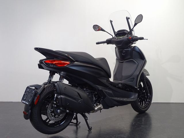 piaggio - beverly-deep-black-400