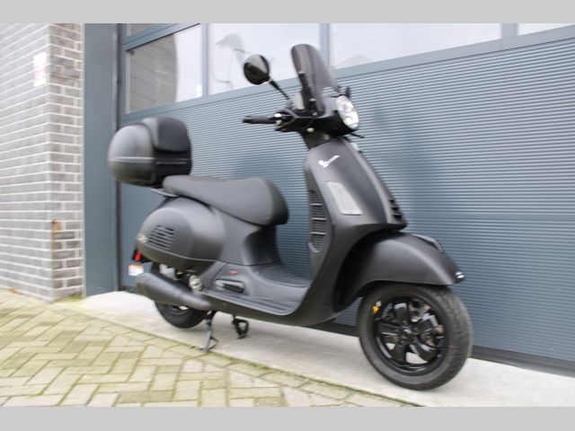 piaggio - gts-touring-300