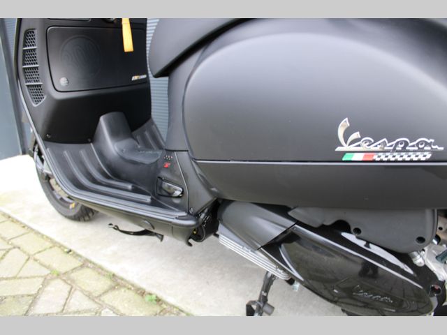 piaggio - gts-touring-300