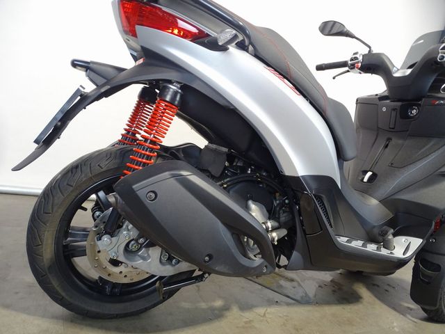 piaggio - mp3-300-abs-sport