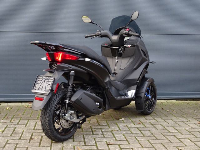 piaggio - mp3-300-hpe-sport