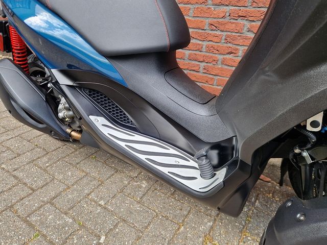 piaggio - mp3-300-hpe-sport