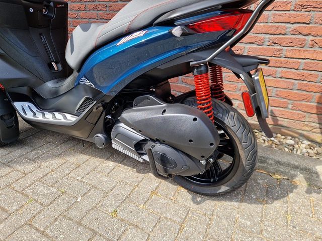piaggio - mp3-300-hpe-sport