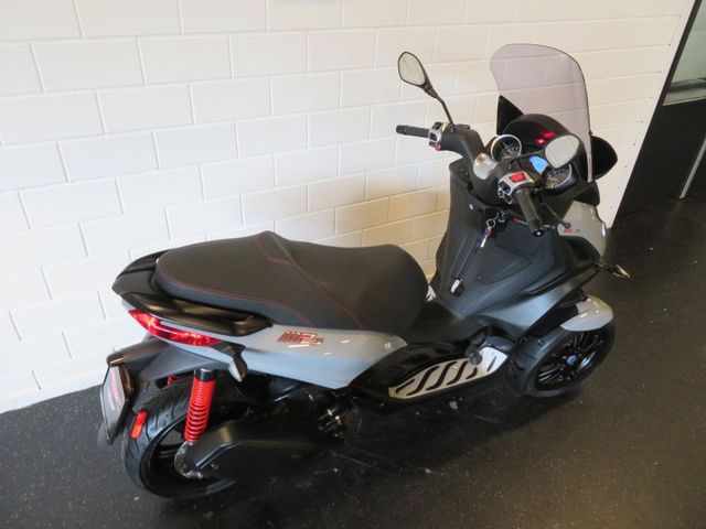 piaggio - mp3-300-hpe-sport