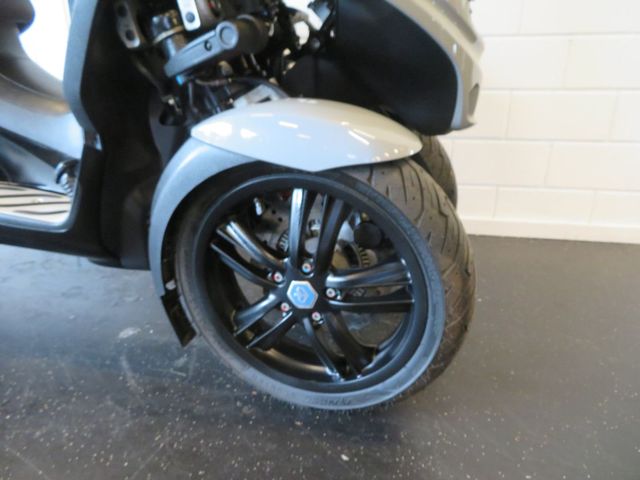 piaggio - mp3-300-hpe-sport