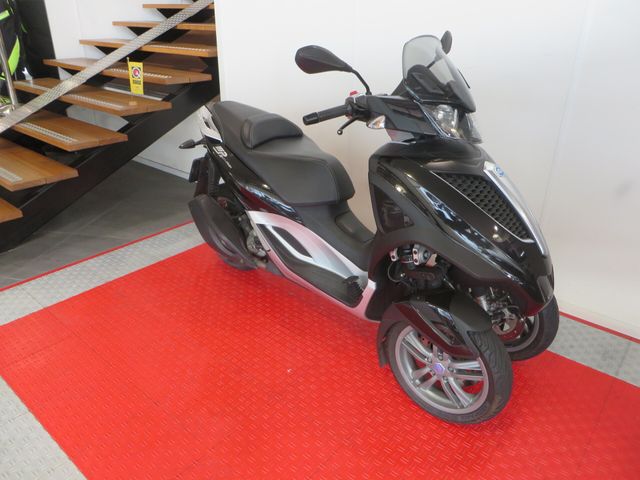 piaggio - mp3-300-yourban