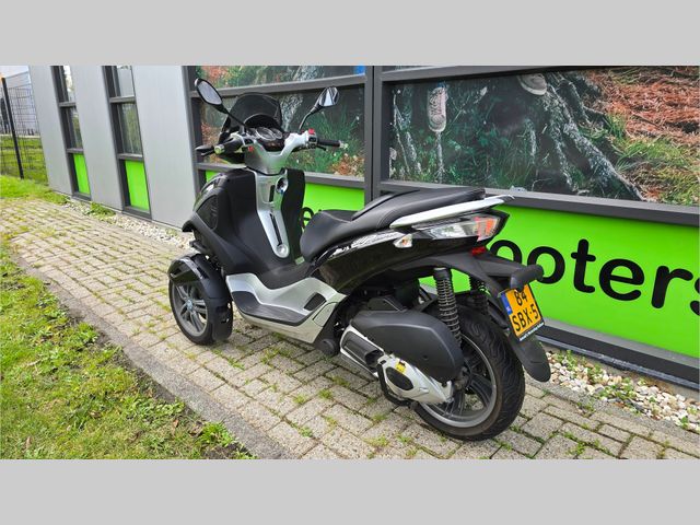 piaggio - mp3-300-yourban