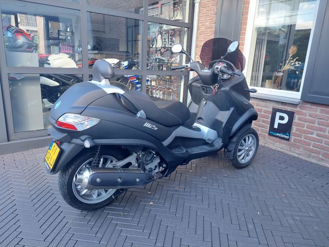 piaggio - mp3-400