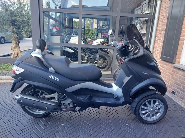 piaggio - mp3-400