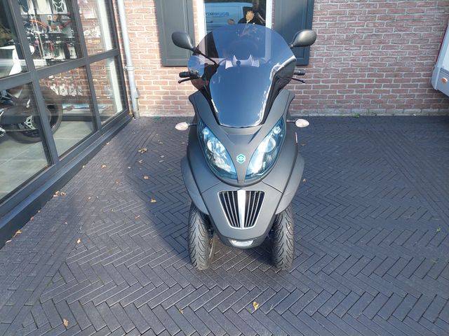 piaggio - mp3-400