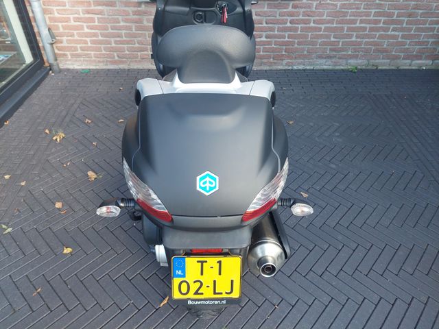 piaggio - mp3-400