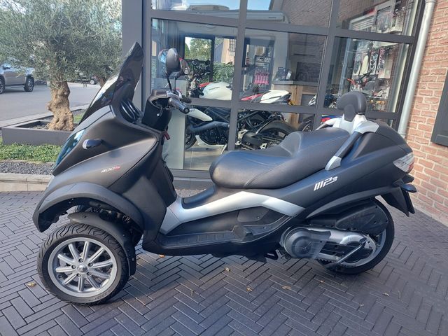 piaggio - mp3-400