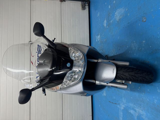 piaggio - x-8-200