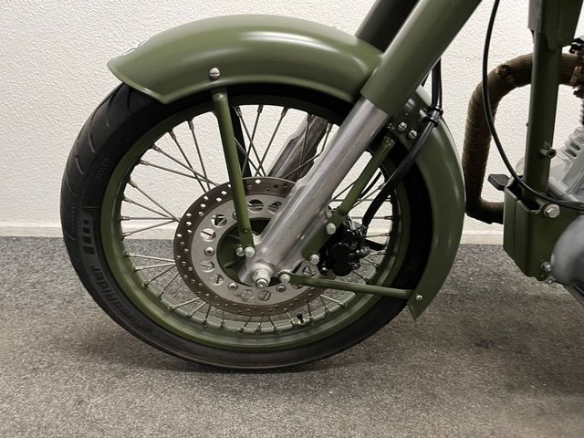 royal-enfield - classic-500