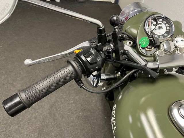 royal-enfield - classic-500