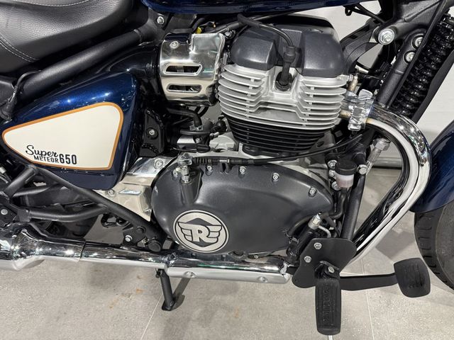 royal-enfield - super-meteor-650