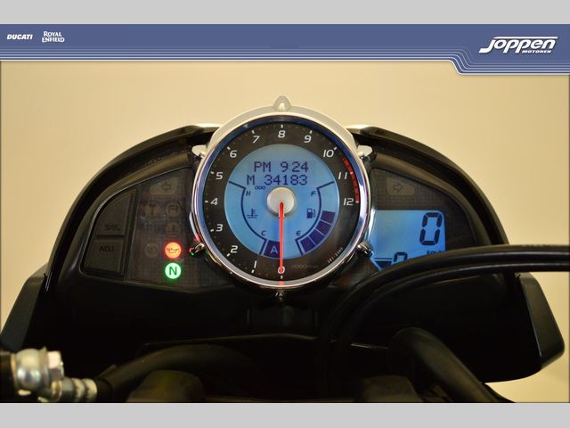 suzuki - b-king-1300