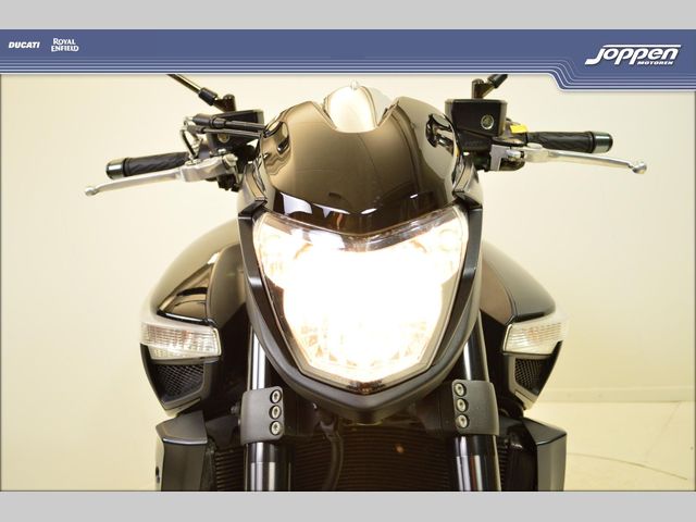 suzuki - b-king-1300
