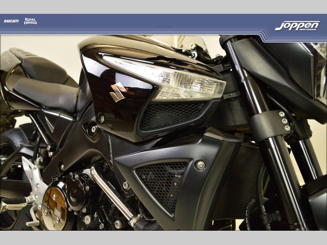 suzuki - b-king-1300