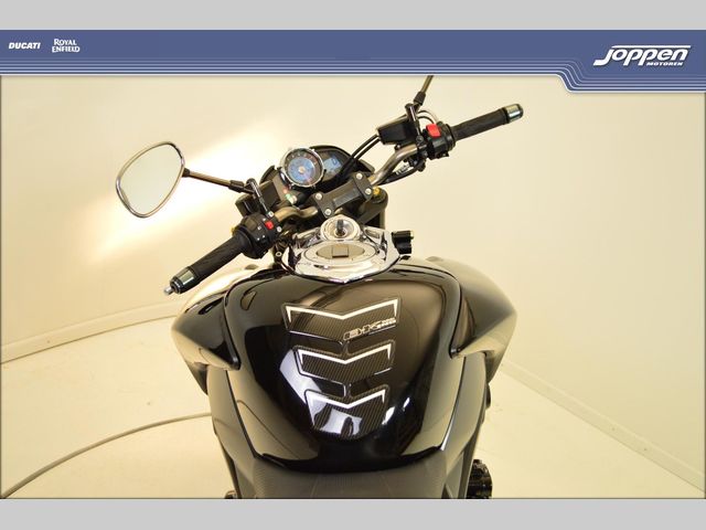 suzuki - b-king-1300