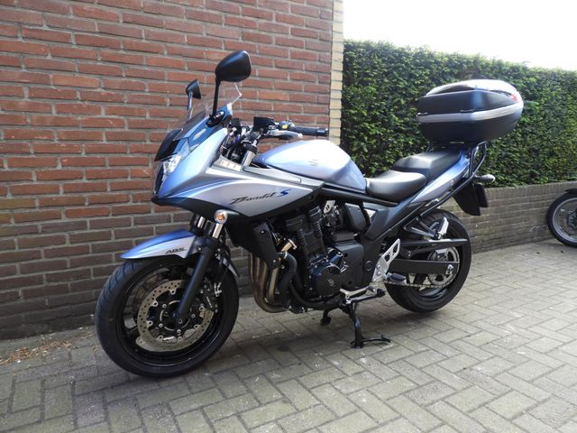suzuki - bandit-650-sa