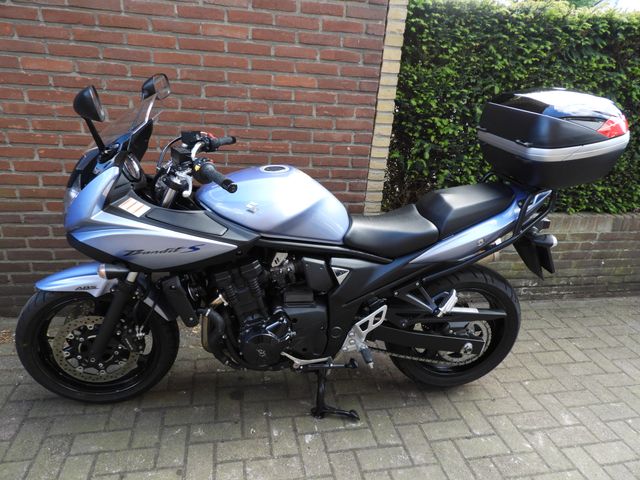 suzuki - bandit-650-sa