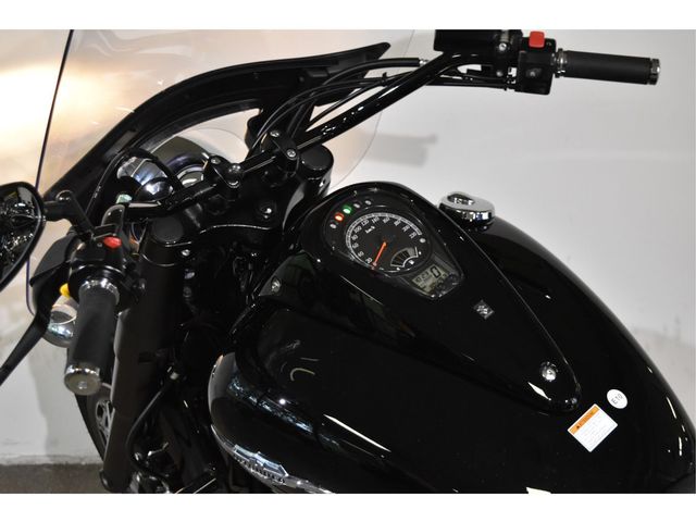 suzuki - c-1500-bt-intruder