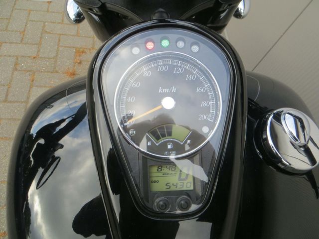 suzuki - c-800-intruder
