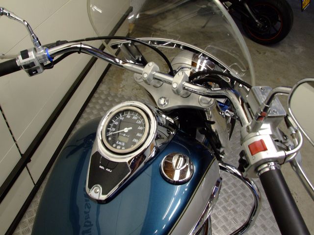 suzuki - c-800-intruder