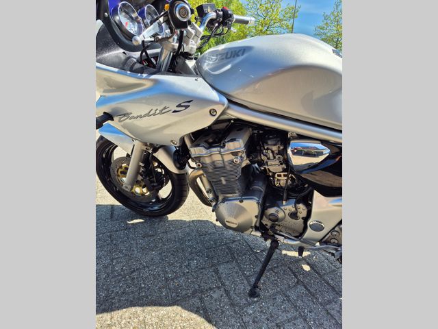 suzuki - gsf-600-s-bandit