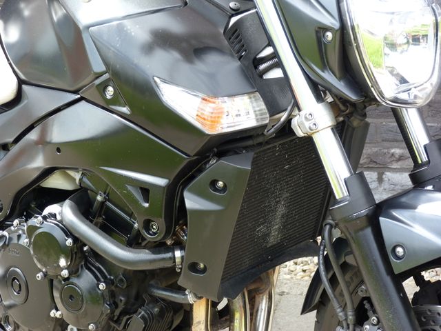 suzuki - gsr-600