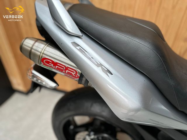 suzuki - gsr-600