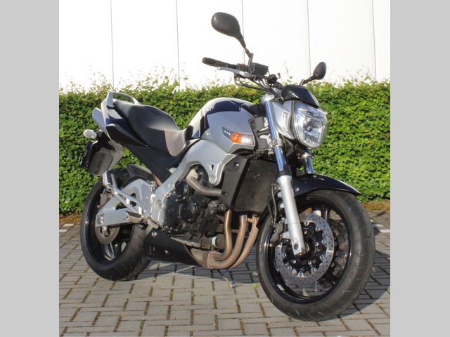 suzuki - gsr-600