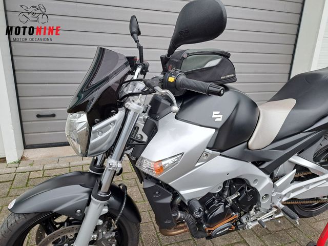 suzuki - gsr-600