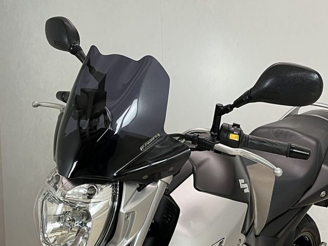 suzuki - gsr-600